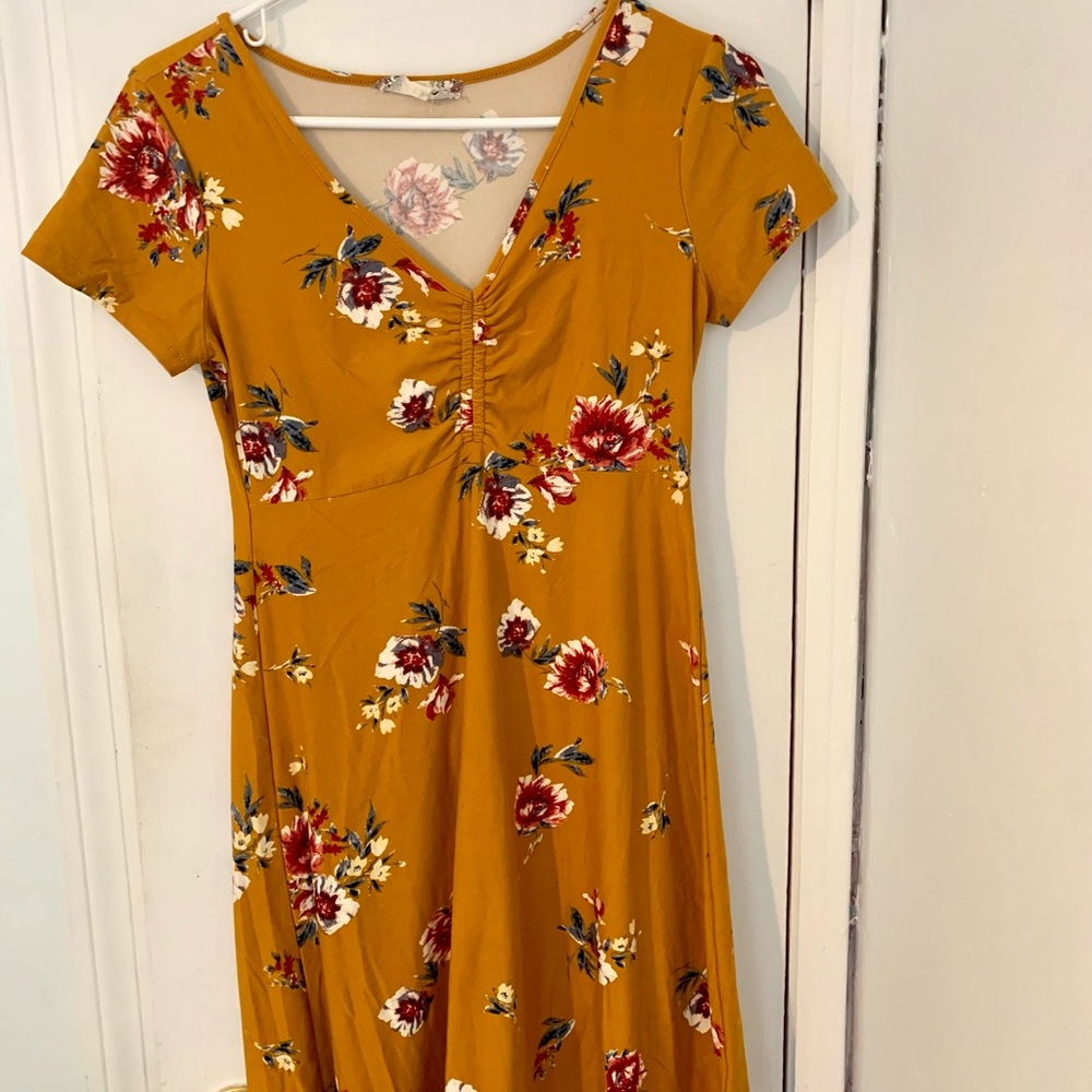 Super soft yellow floral dress. Size small